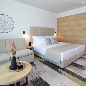 Marvel - Fully Renovated Free Access מלון סאני ביץ'
